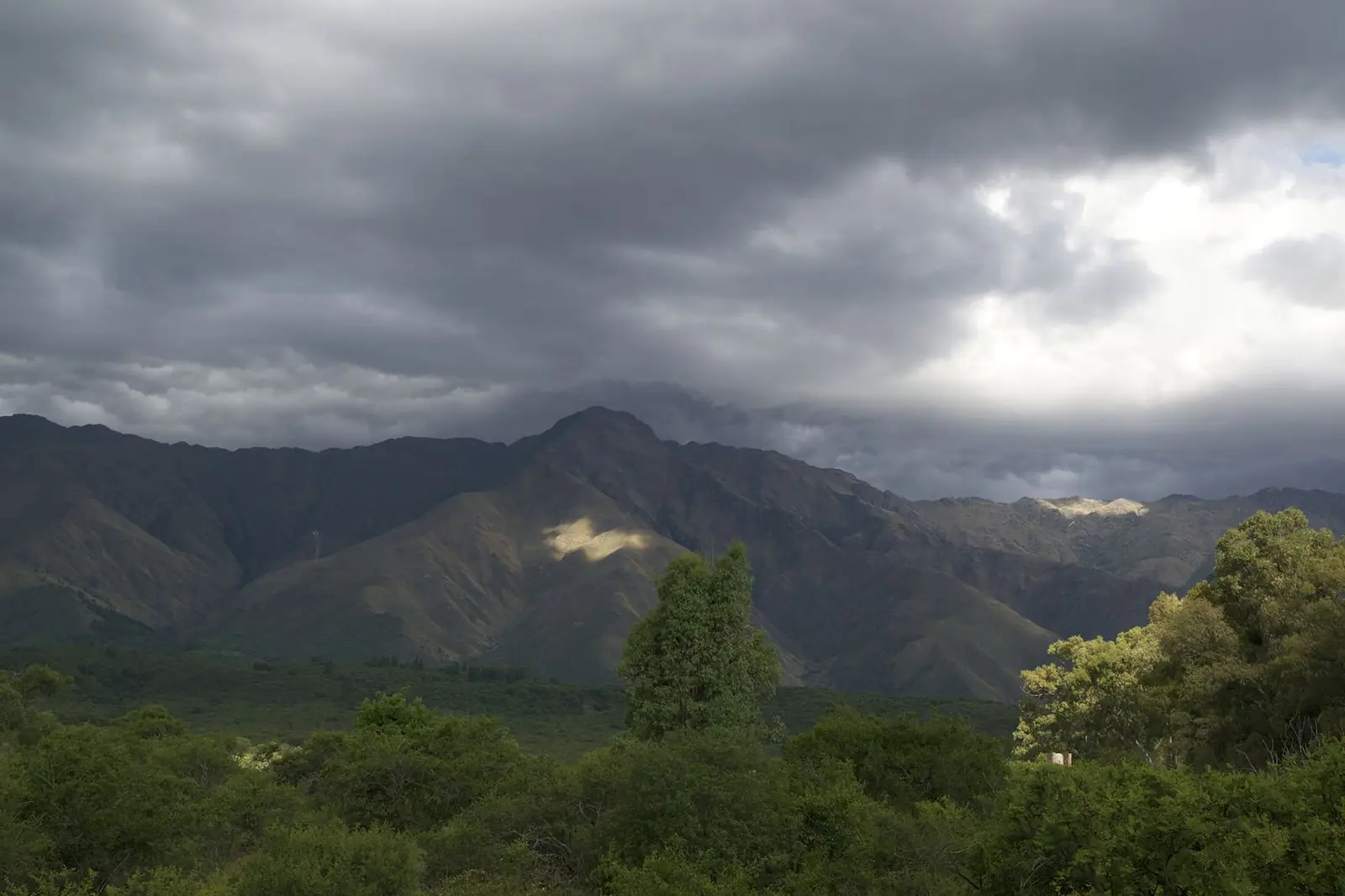 Sierras Grandes con nubes