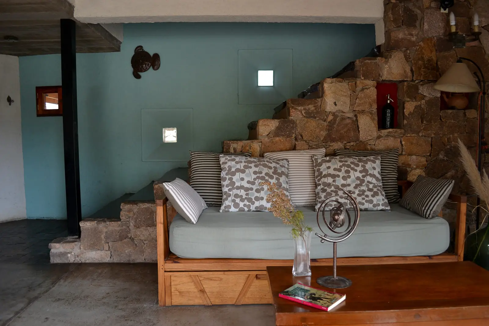 Living con sofá cama en planta baja